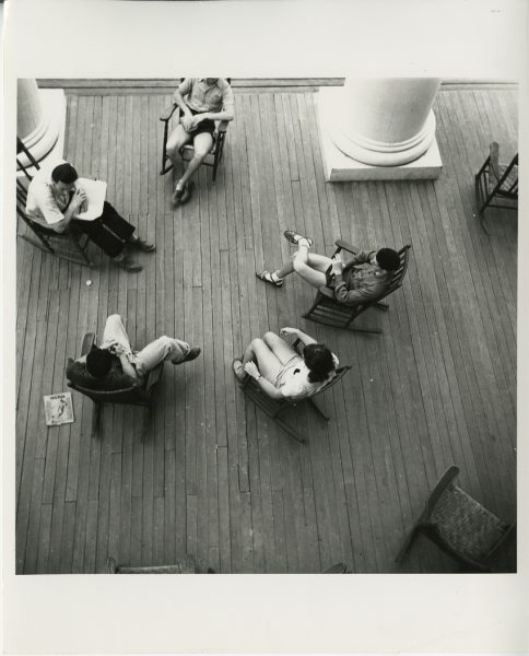 Black Mountain College, Students on the porch of Lee Hall 