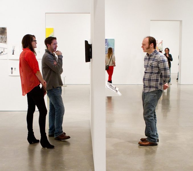 Patrons in galleries 